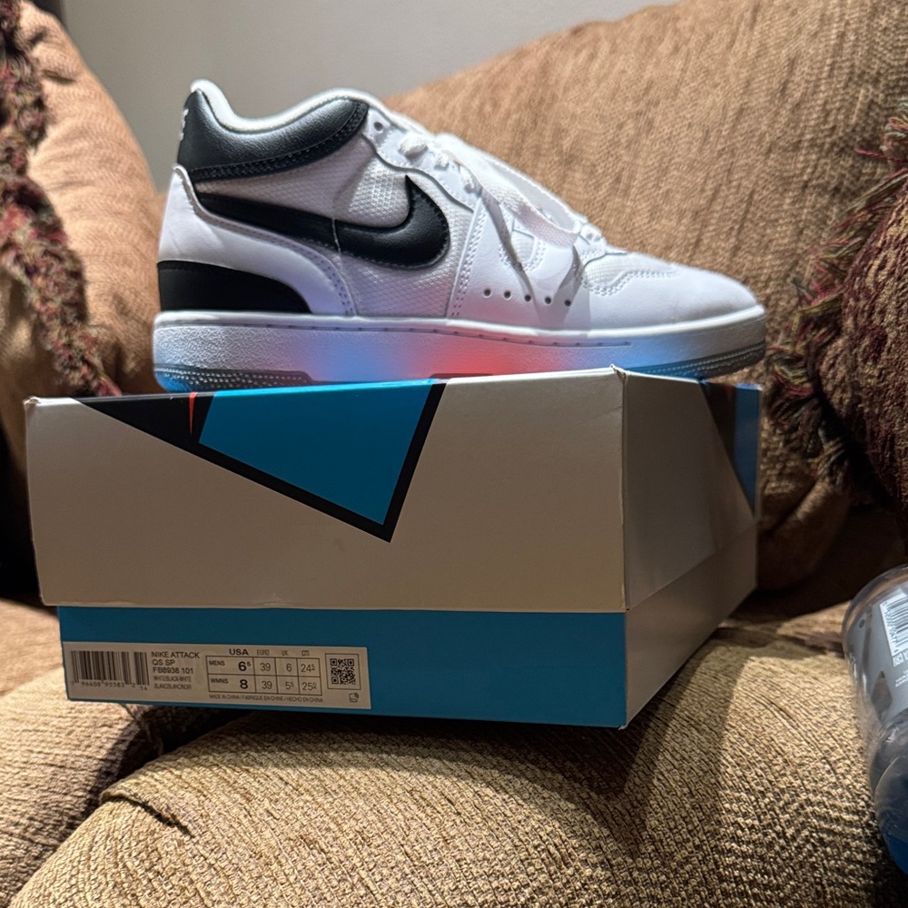 Nike Attack QS